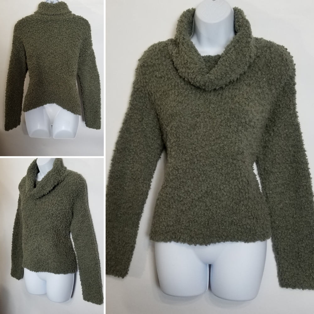 Turtleneck Pullover Sweater - Picture 4 of 4